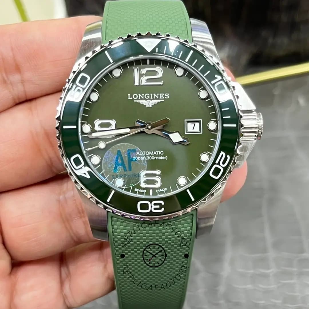 Best Longines HydroConquest Replica L3.782.4.06.9 43mm Green Ceramic — view 1