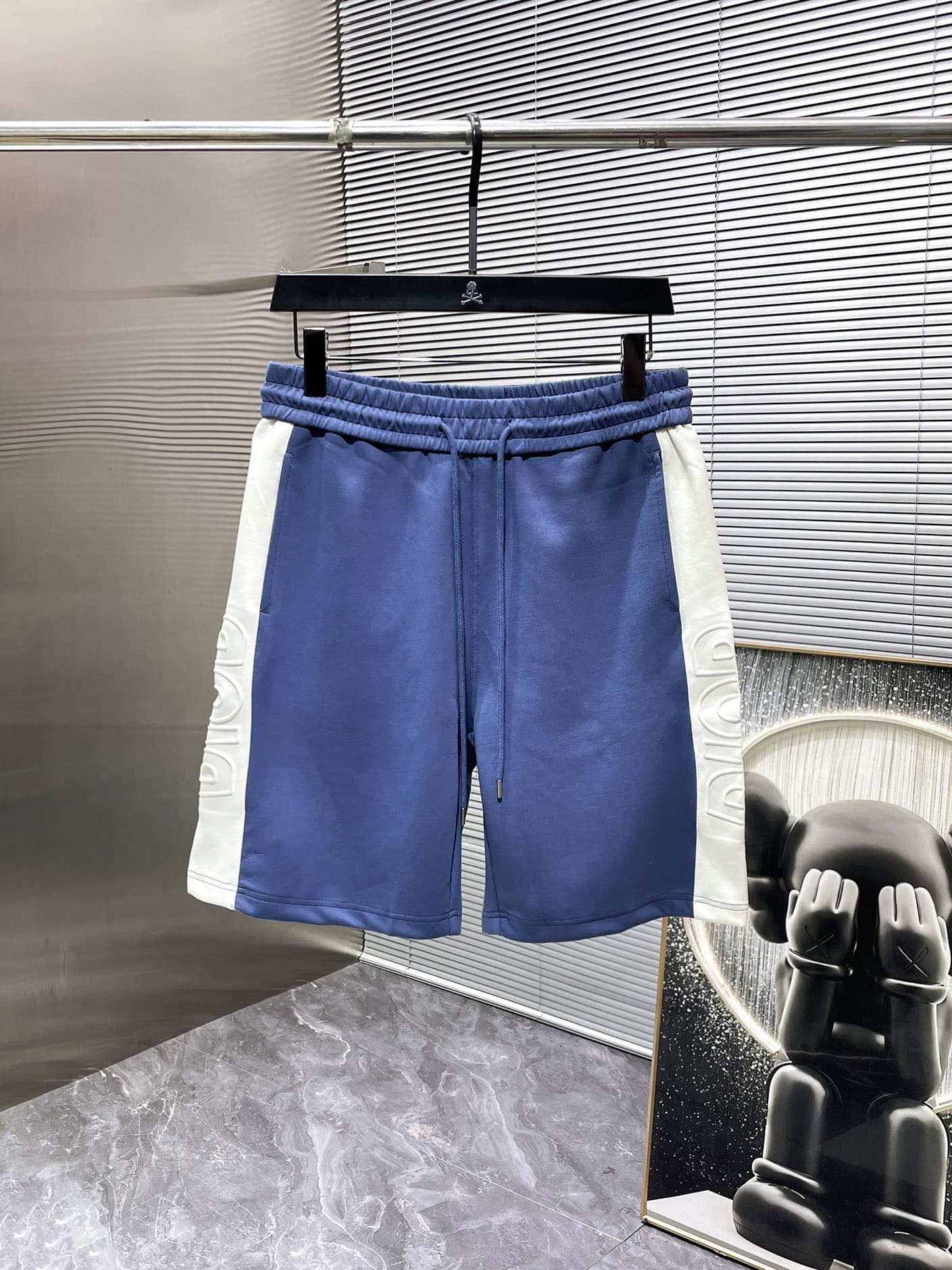 Shorts — view 1