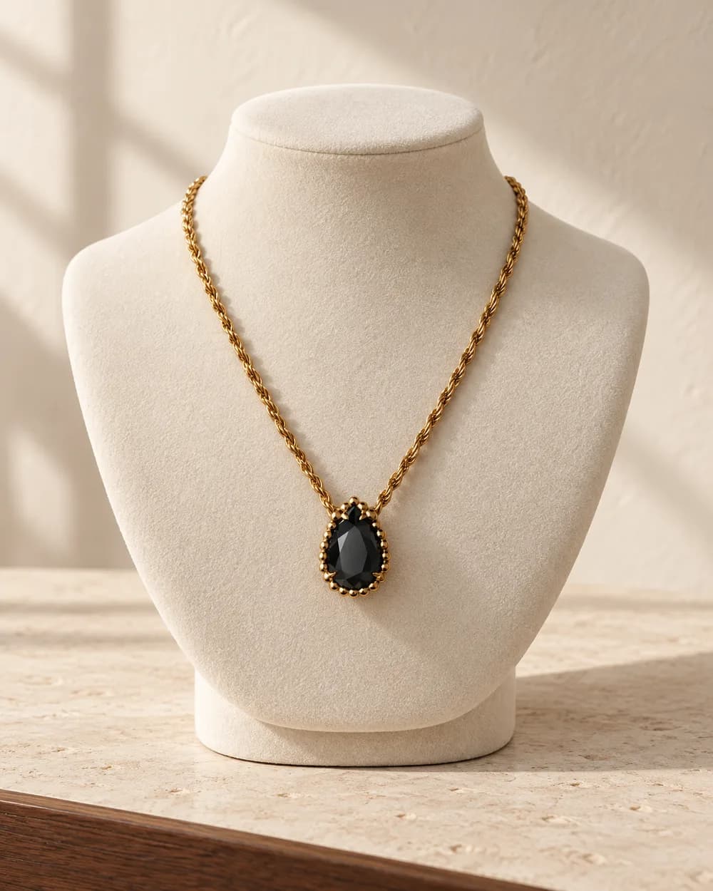 Boucheron Serpent Bohème pendant — Black